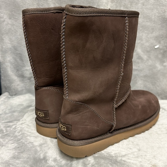 UGG CLASSIC SHORT LEATHER BROWNSTONE BOOTS SIZE 9 - Picture 3 of 10